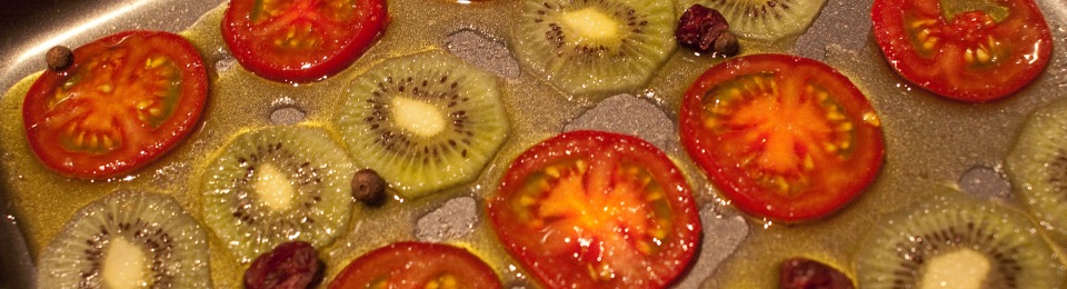 Kiwi und Tomatenscheiben
